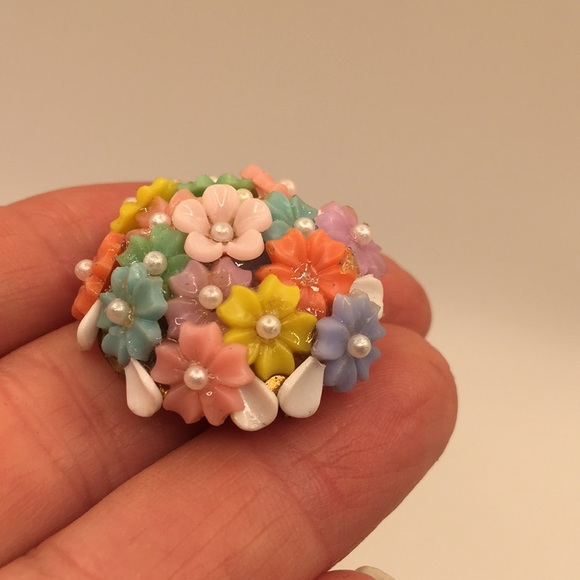 Vintage C-clasp flower brooch, earrings - Picture 7 of 7